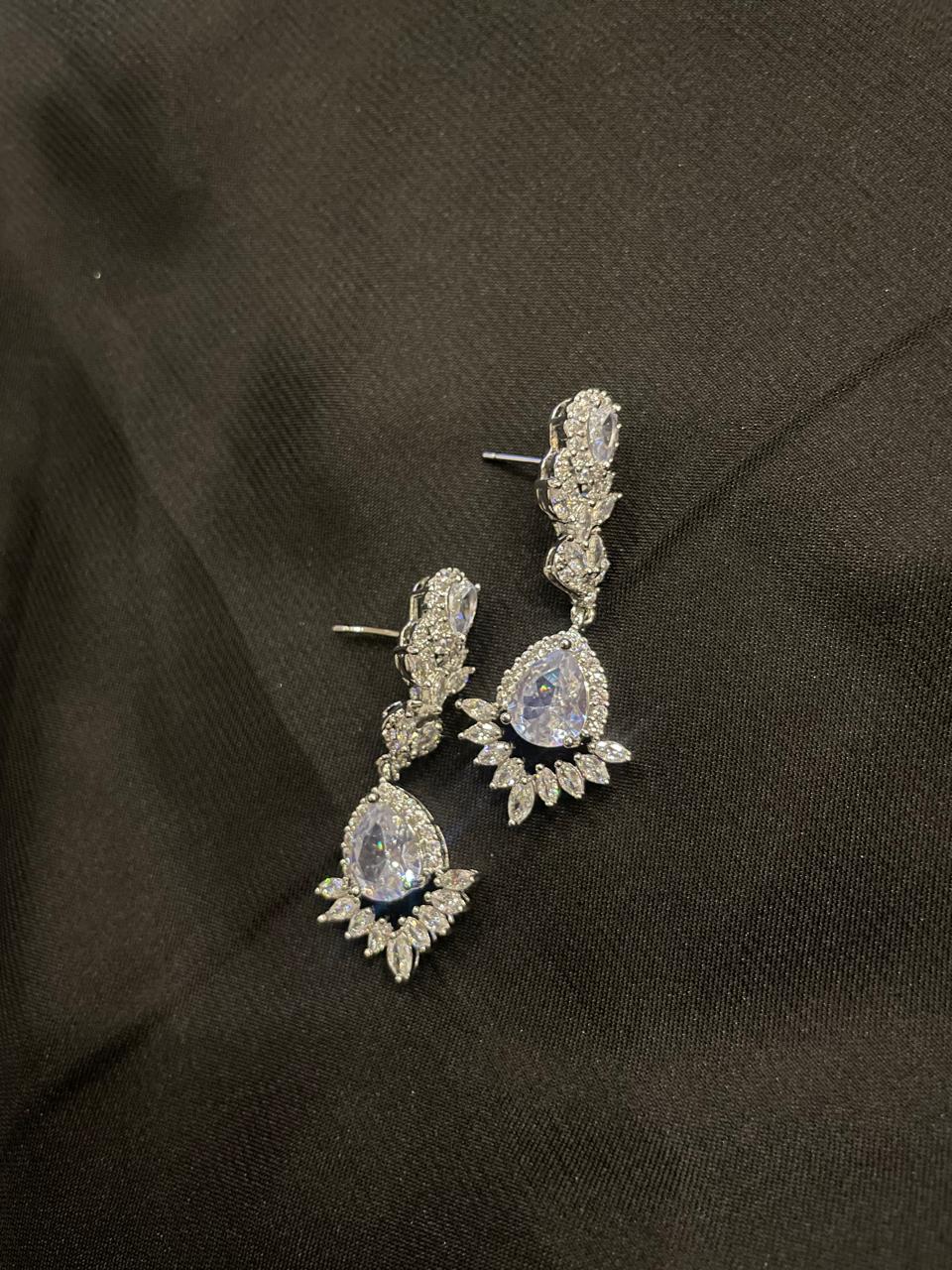 Picture of ZZ-ER-107 EARINGS - Chenone Official - Online Shopping