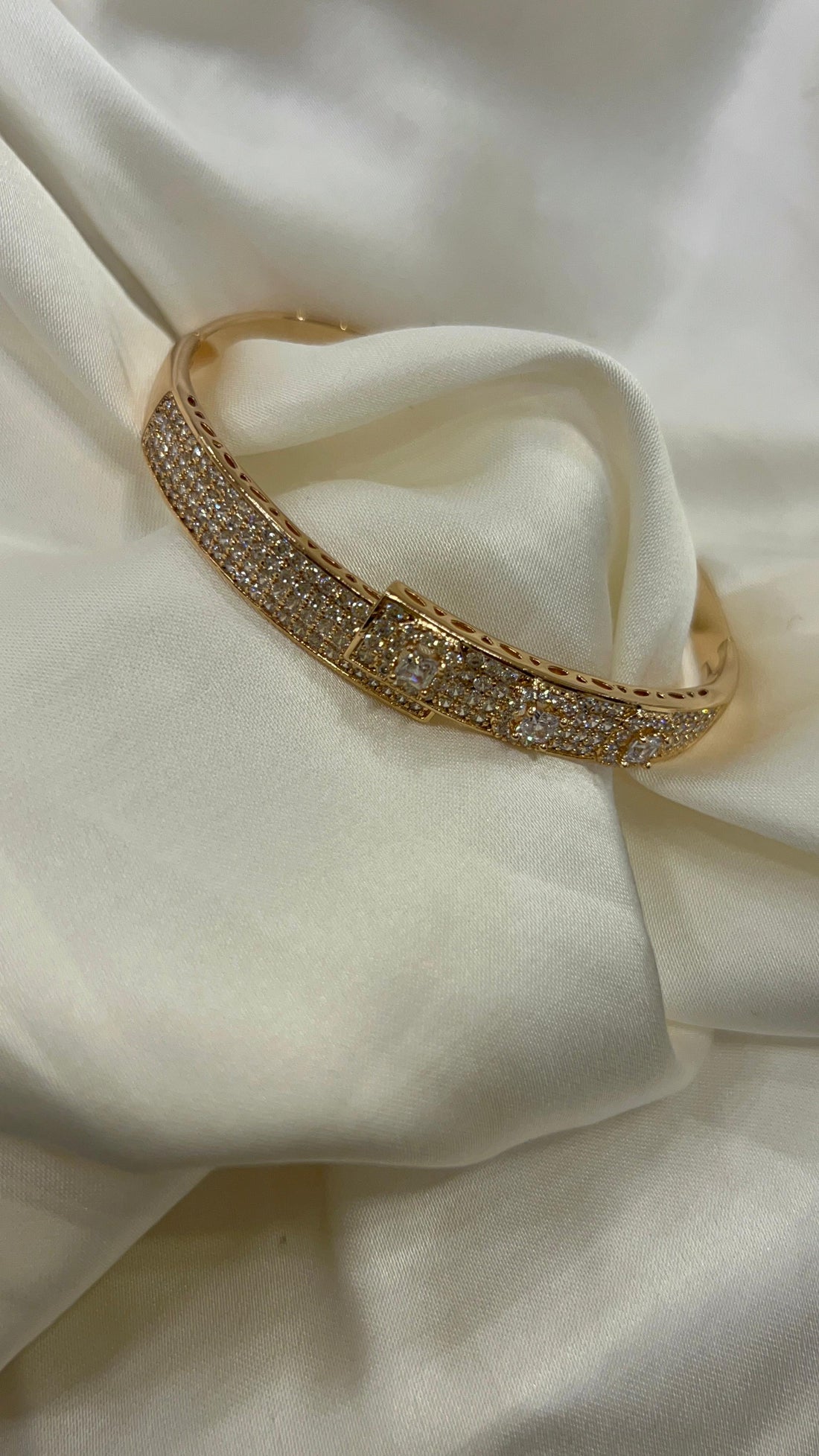 BRACELET ZZ-BR-59 GOLDEN
