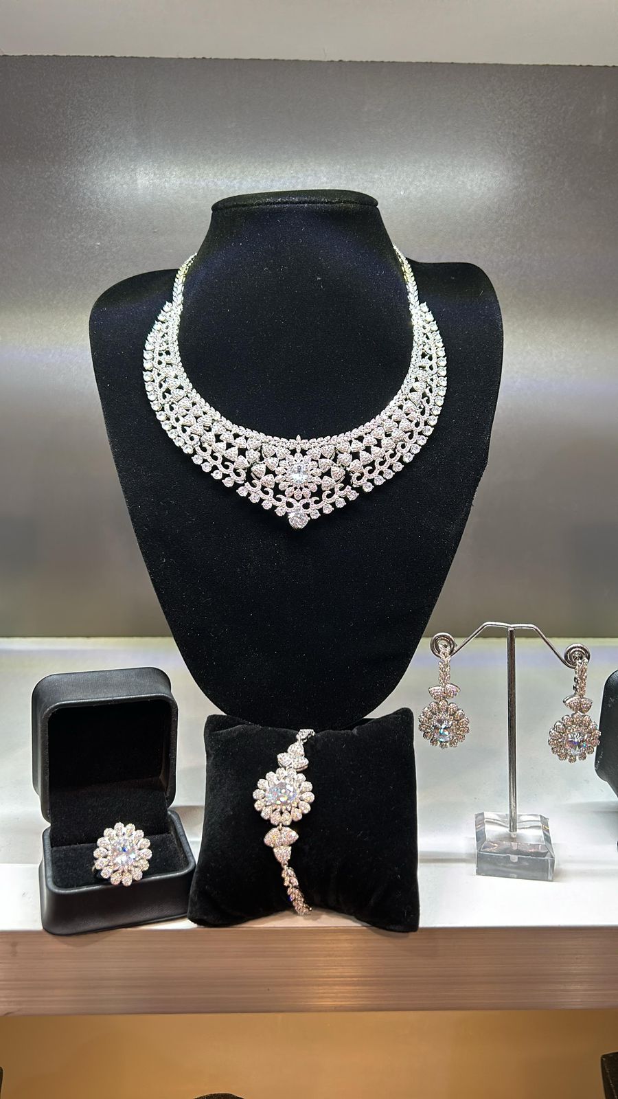 NECKLACE SET ZZ-LER-64 AAA CUBIC ZIRCONIA